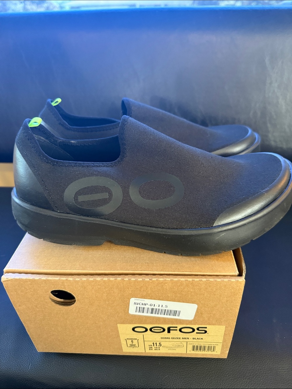 OOFOS mens black  Slip-On Recovery Sneakers with Lime Pull Tab